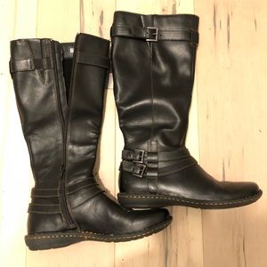 Woman’s 6.5M Black Leather Boots by b•o•c
